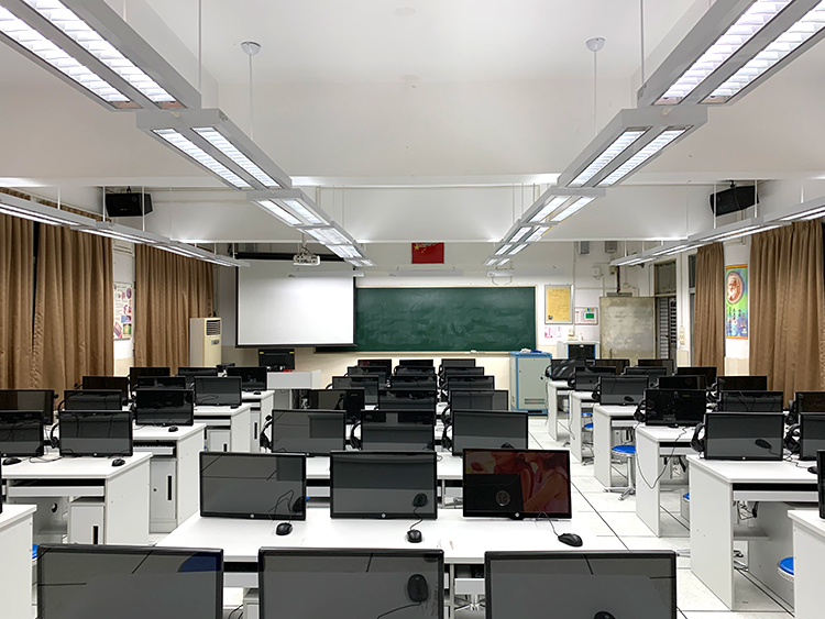 廣州市第八十二中學(xué)電子閱覽室LED護(hù)眼燈改造